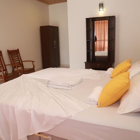 Serene Beach Hotel Dikwella Luaran gambar
