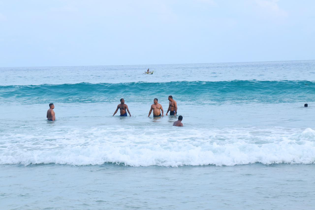 Serene Beach Hotel Dikwella Luaran gambar