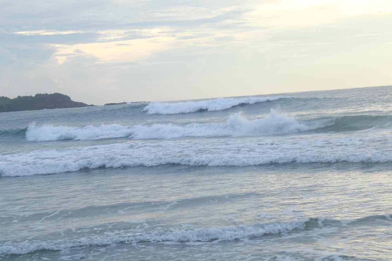 Serene Beach Hotel Dikwella Luaran gambar